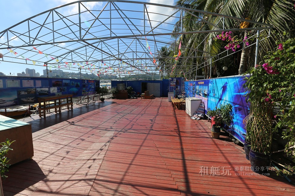 三亞林蔭河畔游艇碼頭 三亞林蔭河畔游艇碼頭