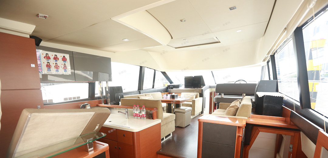 法國亞諾50英尺飛橋游艇 法國亞諾50英尺飛橋游艇