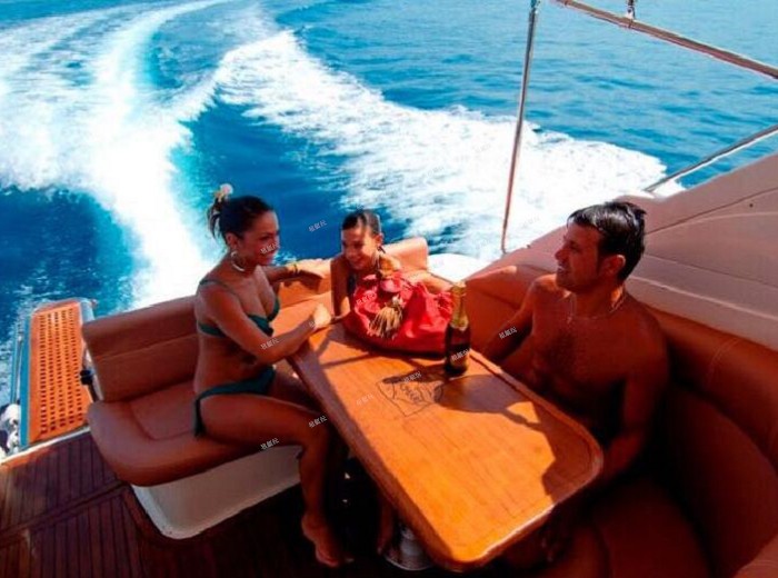 34英尺運(yùn)動游艇 34英尺運(yùn)動游艇